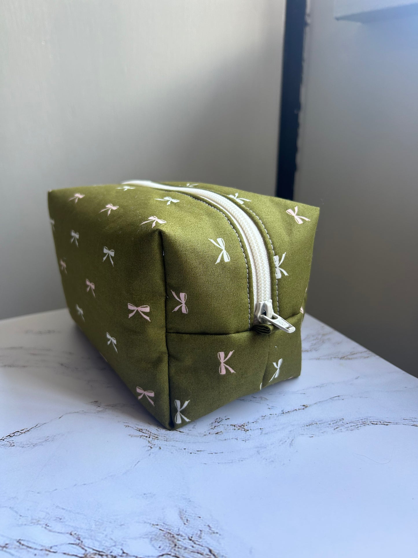 The Green Bows Boxy Pouch - Medium